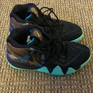 Men’s Nike Kyrie 4’s Limited